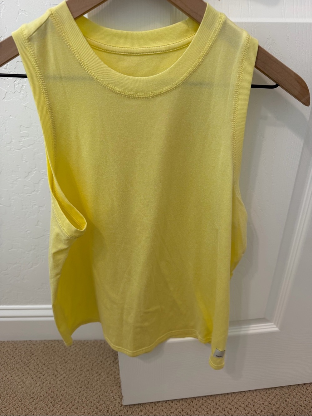 Vuori Energy Top Long Yellow Sleeveless Tank Top Women Small Sunlight Heather
